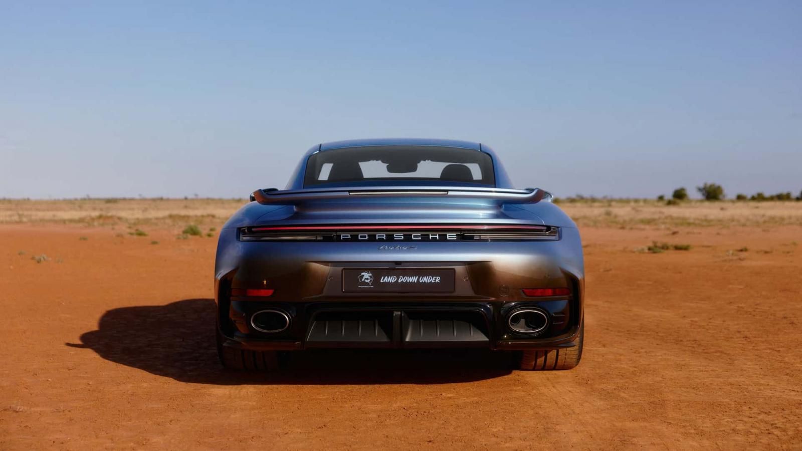 Η Porsche 911 Turbo S Land Down Under τιμά μια ολόκληρη ήπειρο 